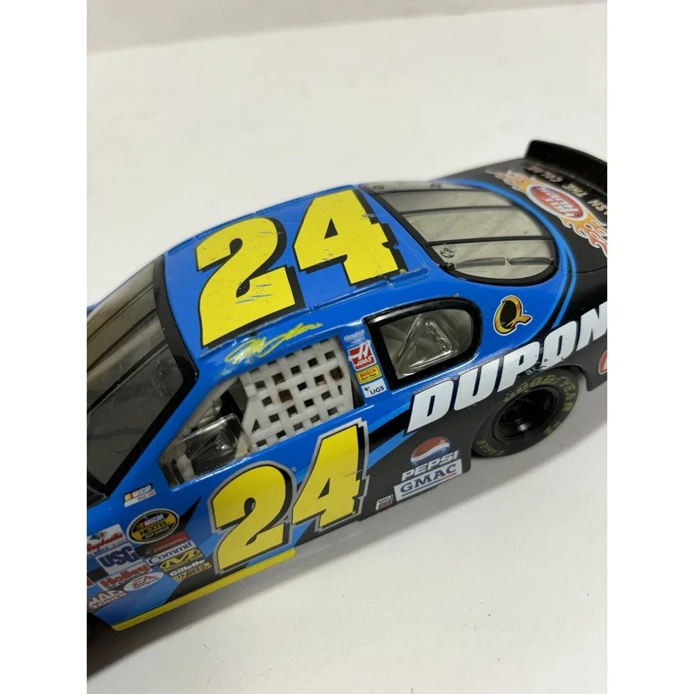 JEFF GORDON #24 DUPONT / PEPSI COR CHROME 2005 ACTION 1:24 SCALE NASCAR DIE-CAST